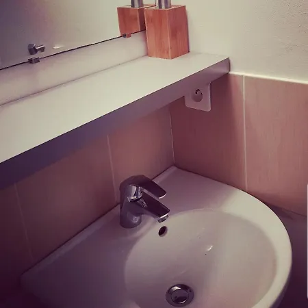 Apartment Studette Ideale Pour Surfer A 10 Metres De La Plage Bien Lire Le Descriptif *