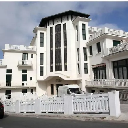 Studette Ideale Pour Surfer A 10 Metres De La Plage Bien Lire Le Descriptif Apartment